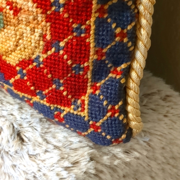 CHRISTMAS ANGEL PILLOW - Picture 5 of 7